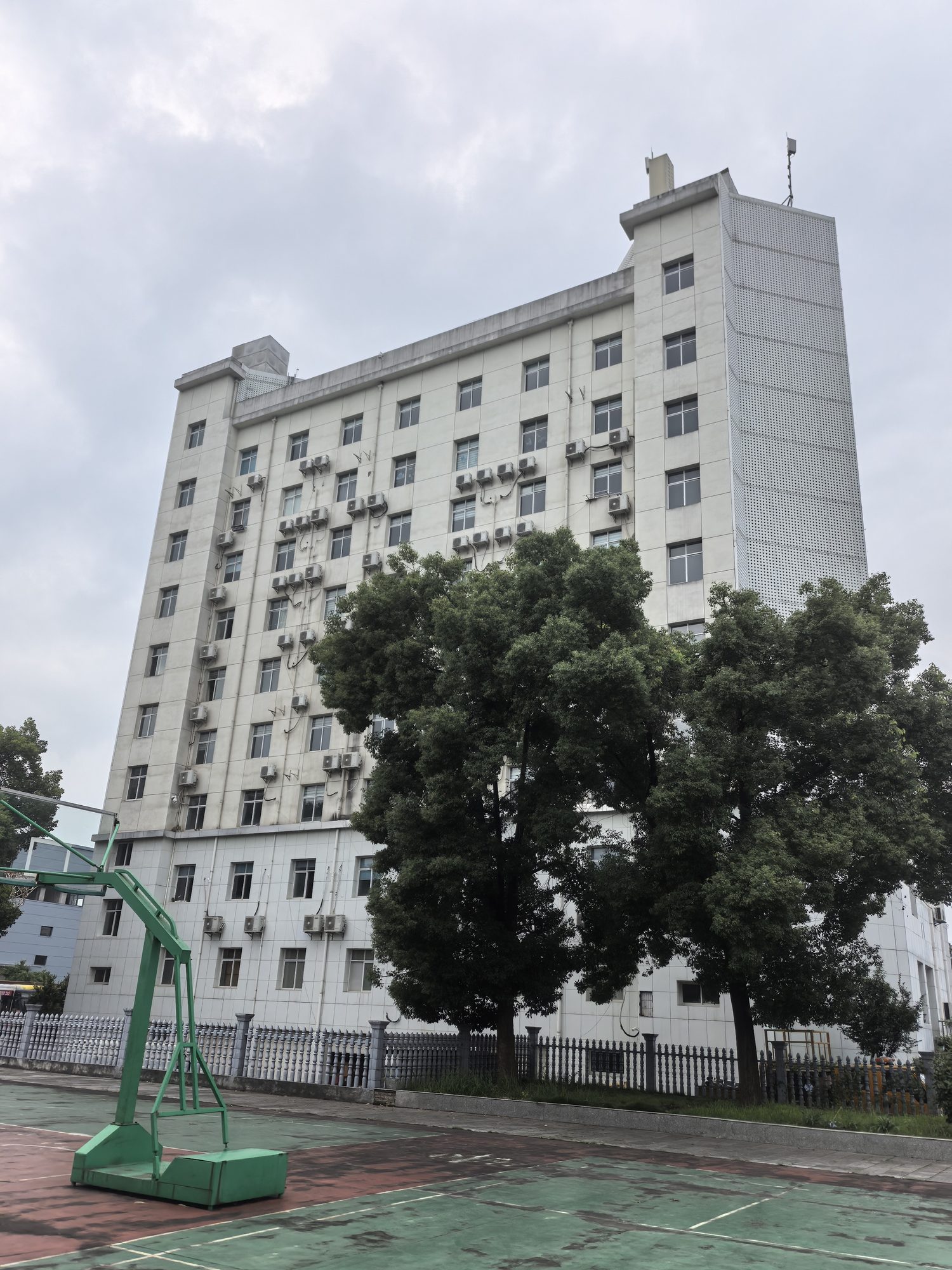 Multi-storey building of the industrial park where Jingcheng works